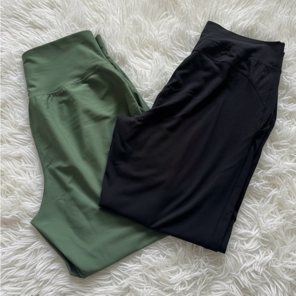 Two Paris of Athletic Jogger Pants Green & Black Adidas – Old Navy Size M / L